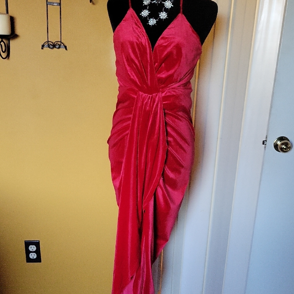 Elegant Backless Red Evening Dress